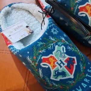 Harry Potter Hogwarts Slippers..Size::Xlarge-10((On Bottom)⭐️⭐️